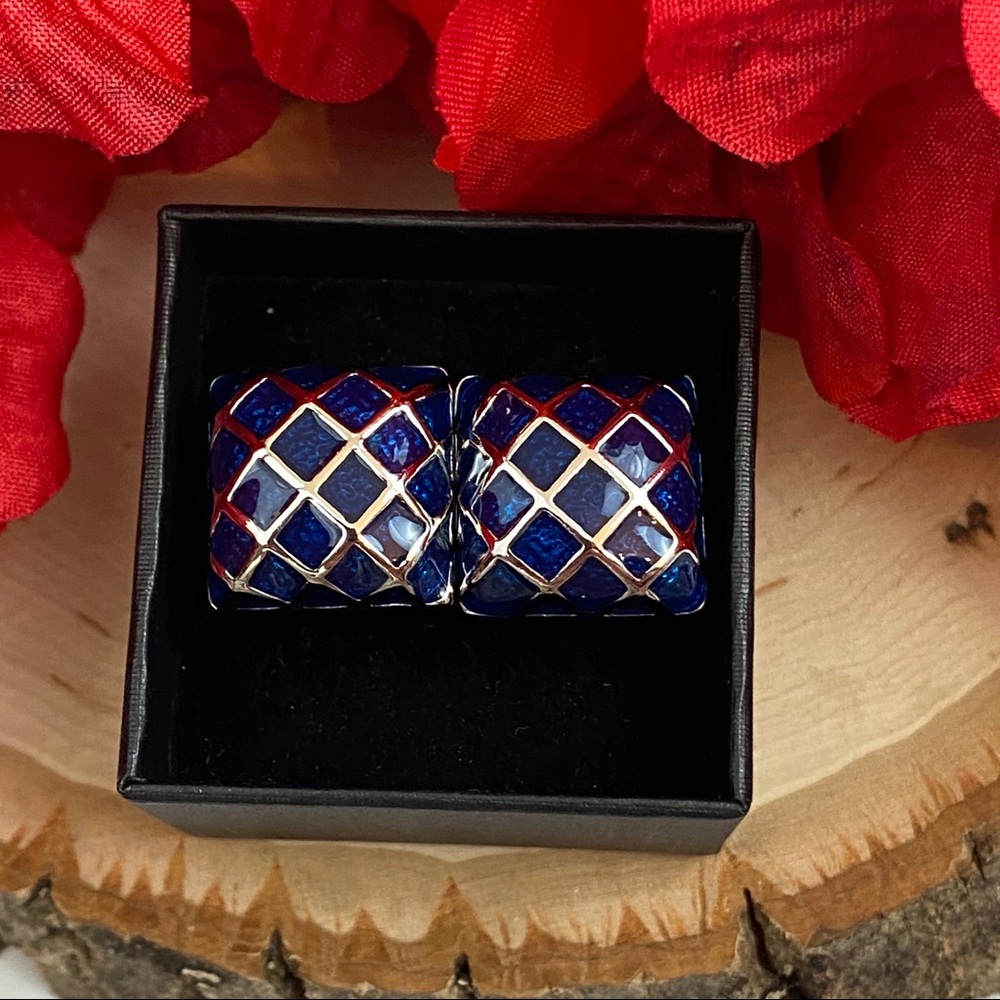 Silver and Blue Glass Crosshatch Moroccan Mosaic Cufflinks - Picture 15 of 16